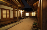 Feel the old Hanok. Do guest house